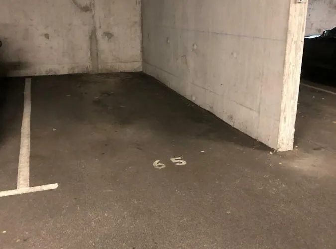 Appart. Sur Avec Garage Et Wifi. アパート *