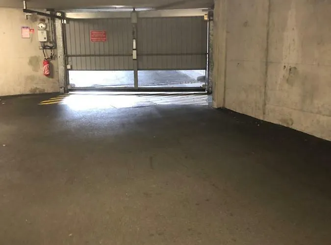 Appart. Sur Avec Garage Et Wifi. アパート *